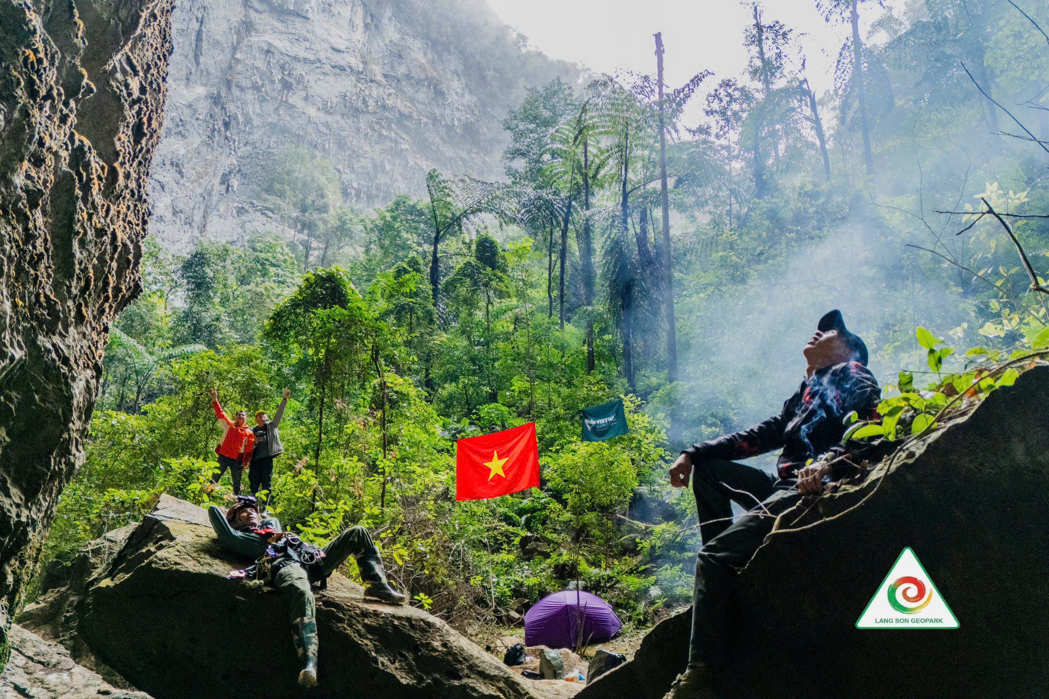 Hố sụt Ùng Roặc địa điểm tiềm năng phát triển sản phẩm du lịch mạo hiểm tại Lạng Sơn