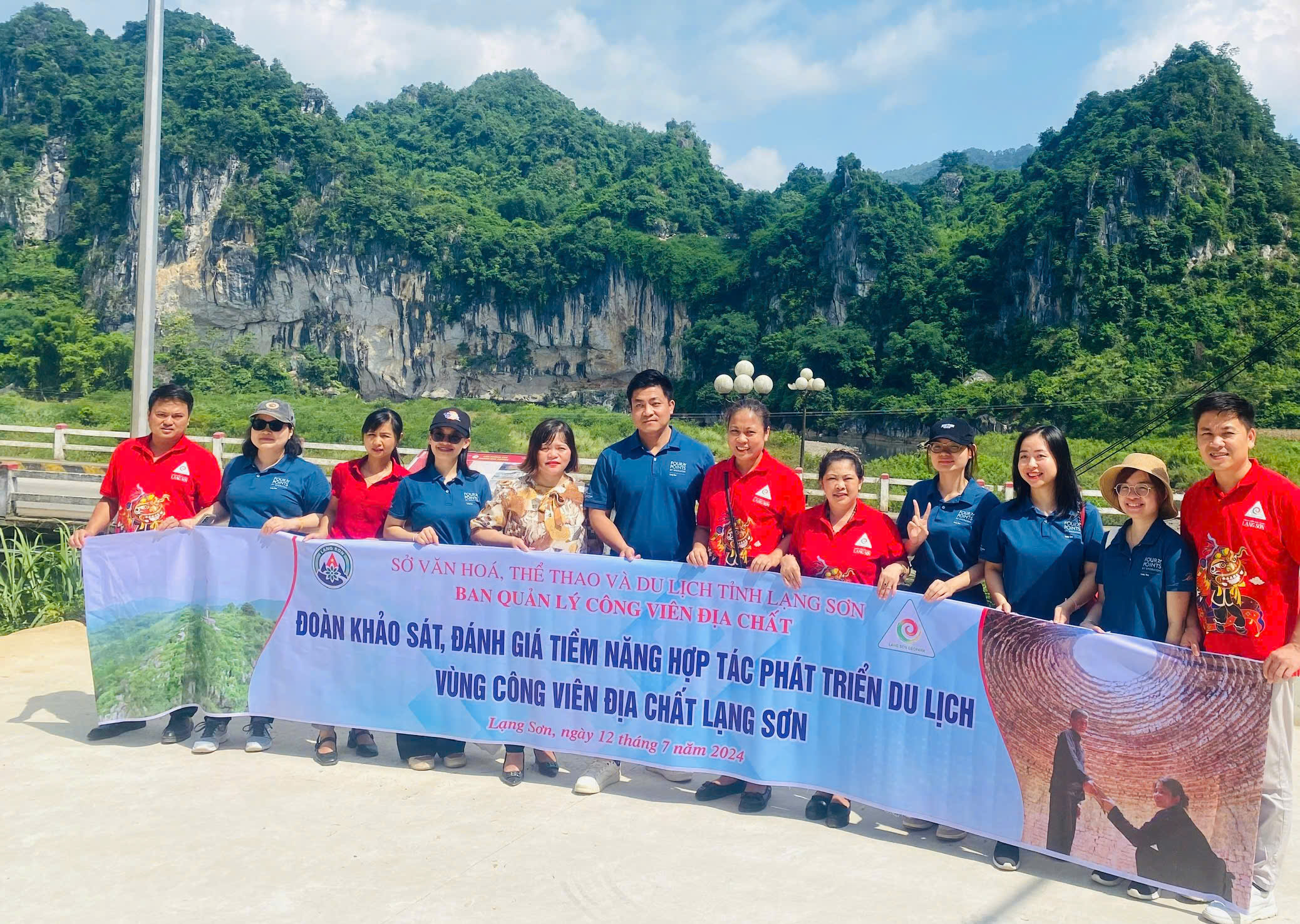 Bia đá Ngô Thì Sĩ khắc trên vách đá tại ngấn nước sông Kỳ Cùng, cầu Khánh Khê