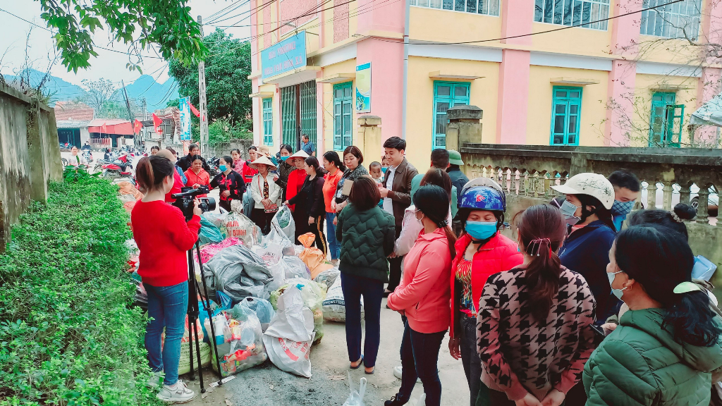 Học viên thảo luận xây dựng thương hiệu sản phẩm làng nghề Cao khô Gà vàng Vạn Linh