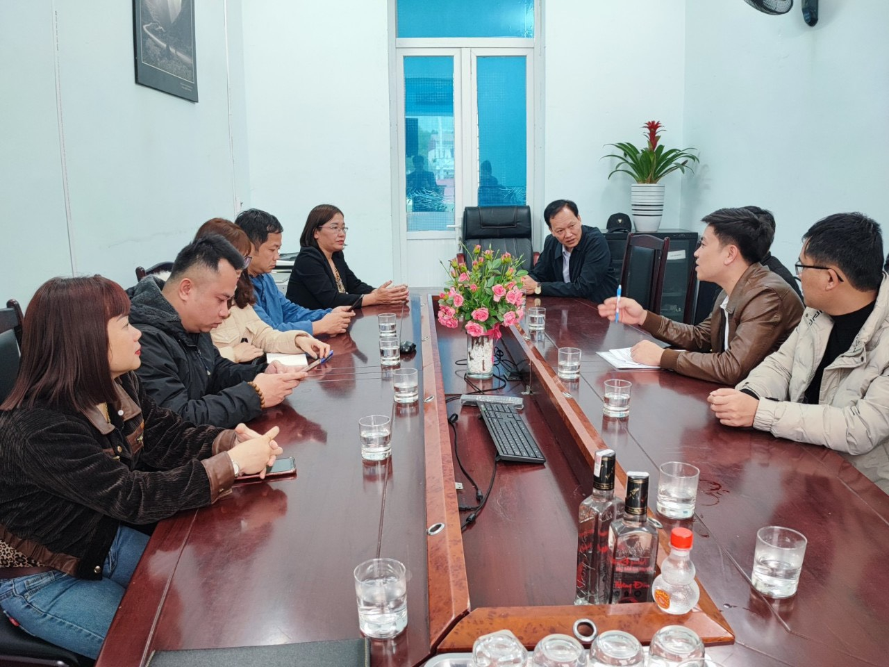Đoàn công tác tỉnh Lạng Sơn làm việc với Ban Quản lý CVĐC toàn cầu UNESCO Cao nguyên đá Đồng Văn