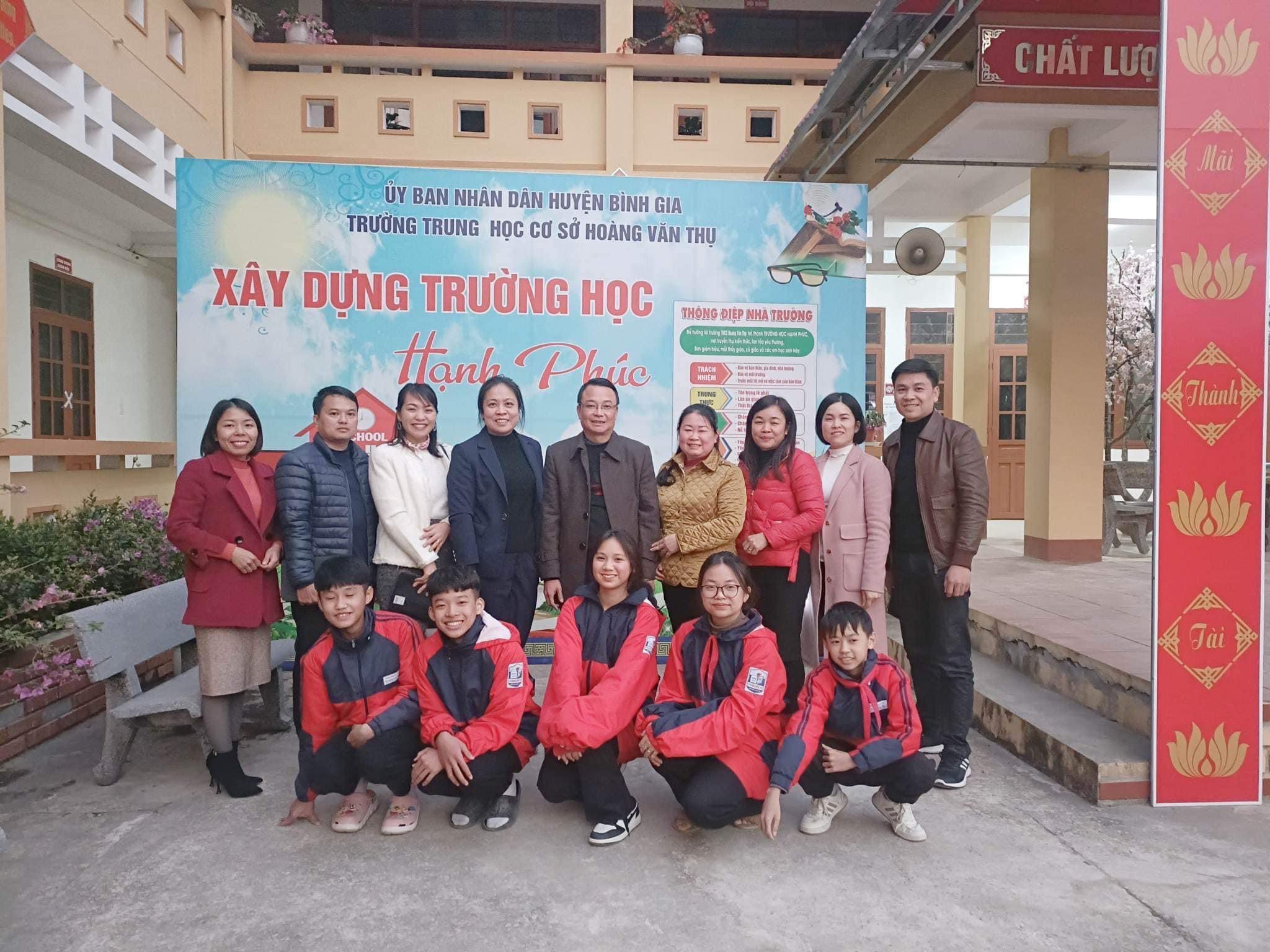 Ban Quản lý CVĐC Lạng Sơn thăm làm việc với Trường THCS Hoàng Văn Thụ