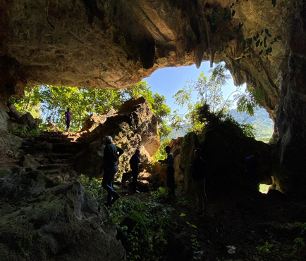 Hang Thẩm Hai, thôn Còn Nưa, xã Tân Văn, huyện Bình Gia – nơi phát hiện các di chỉ khảo cổ có tuổi 470.000 năm