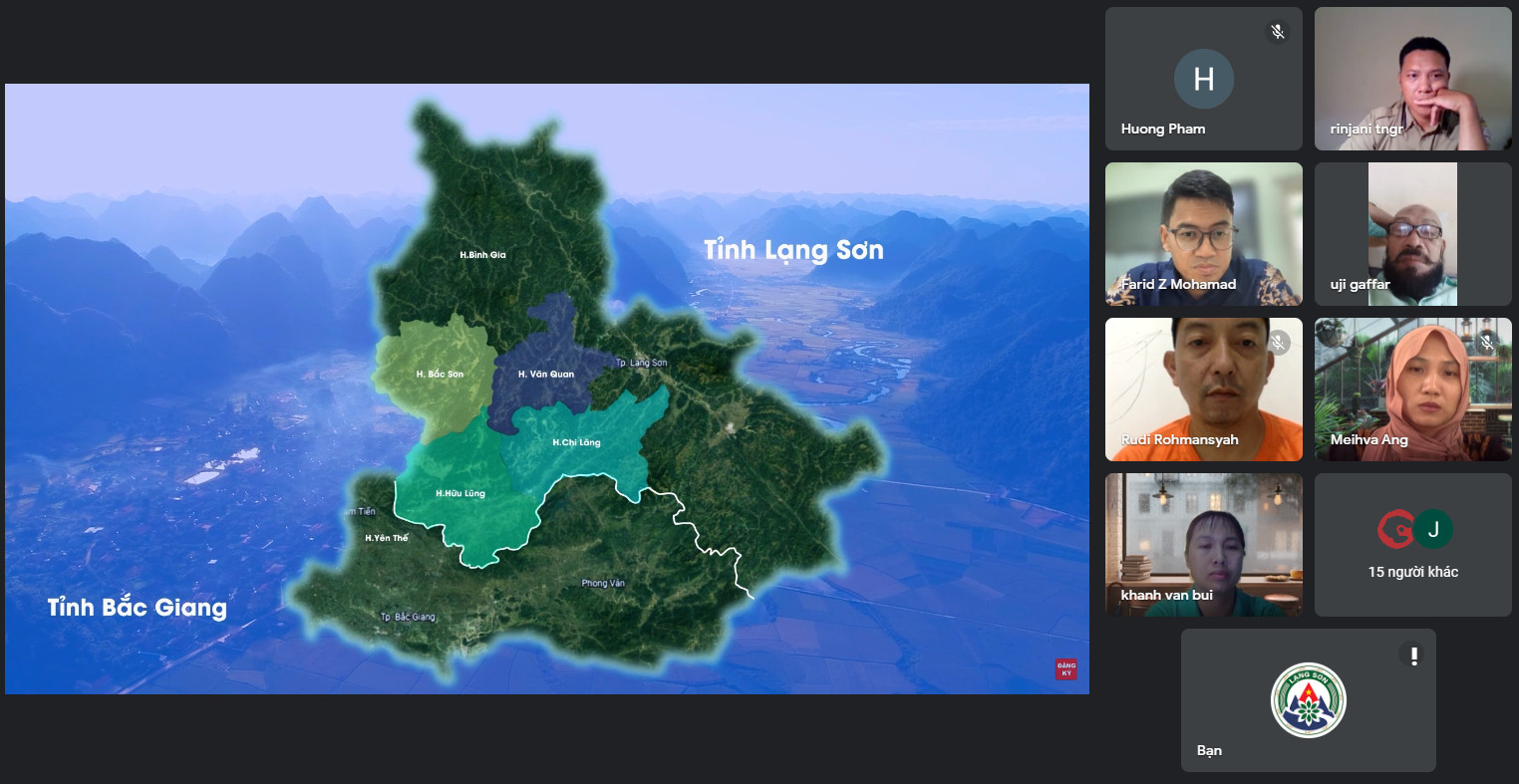 Đại biểu tham dự buổi họp trực tuyến xem Video Clip giới thiệu về Công viên địa chất Lạng Sơn