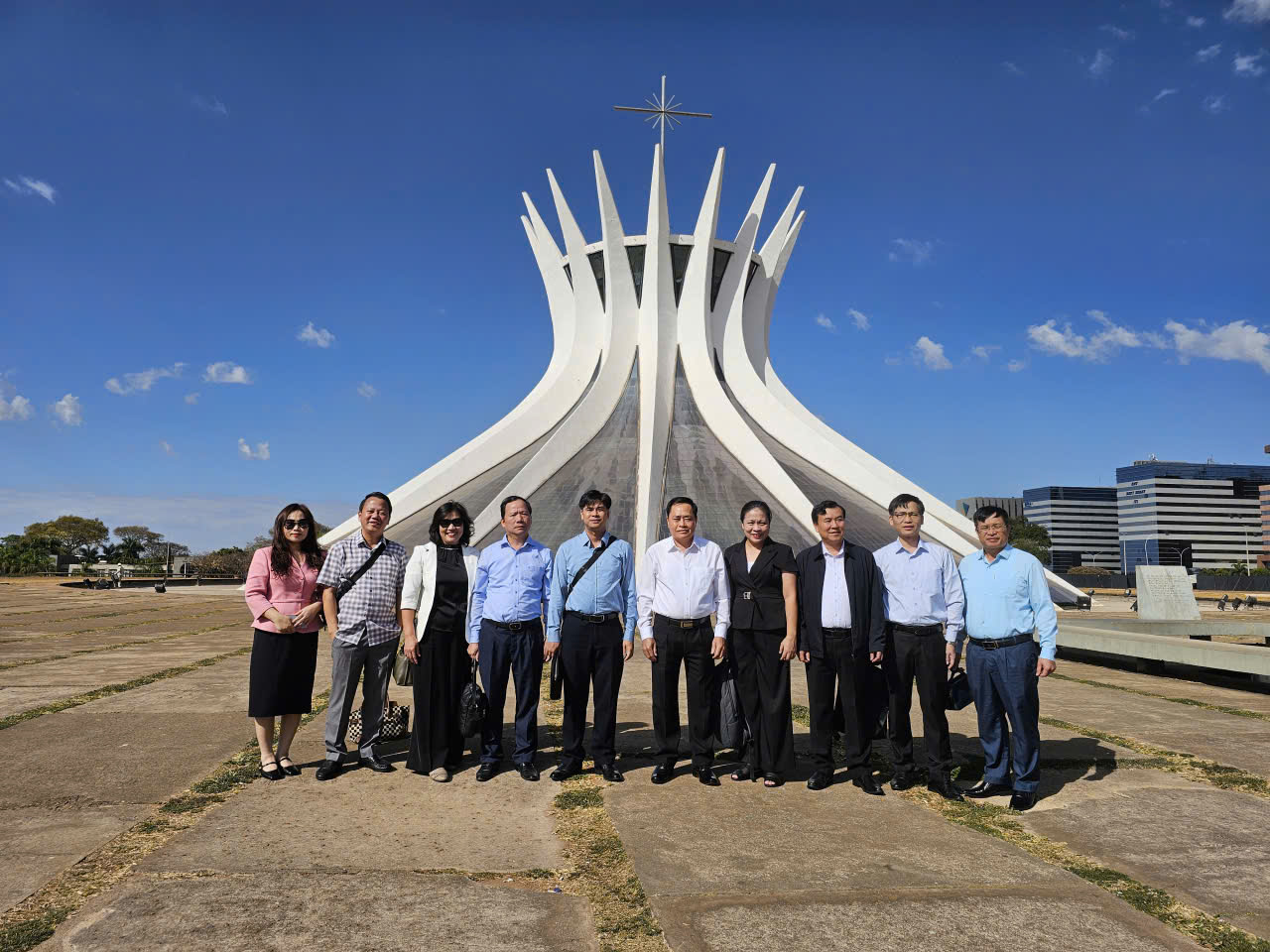 Đoàn công tác tỉnh Lạng Sơn làm việc tại Brazil